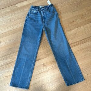 Jeans- 90’s relaxed Jean high rise